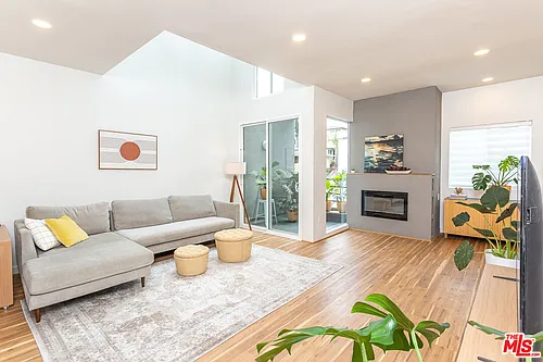 1617 S Beverly Glen Blvd #102 Photo 1