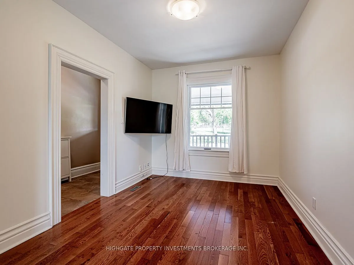 6 bed, $5,400 — Photo 4