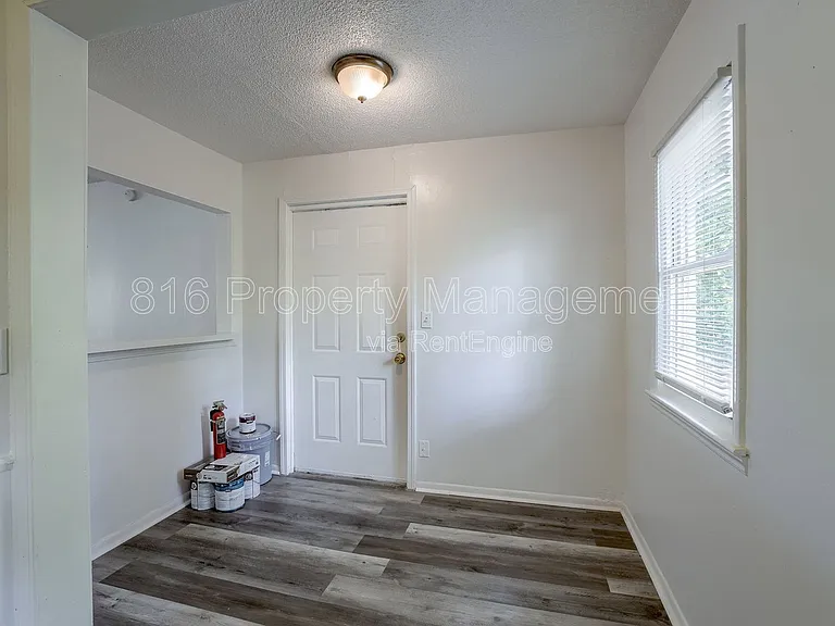 10009 Hardesty Ave — Photo 11