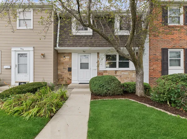 942 Cardiff Ct, Schaumburg, IL 60194