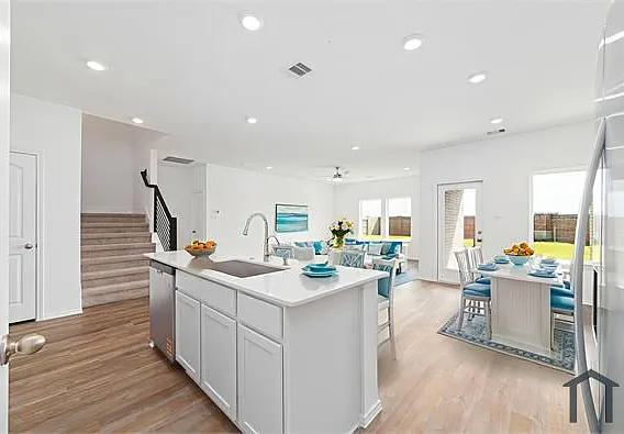 6007 Bella Breeze Dr
