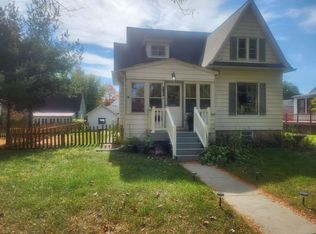 410 6th St, Baraboo, WI 53913