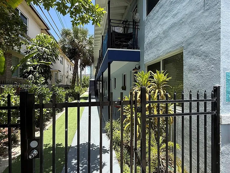1450 Lenox Ave #5 — Photo 3