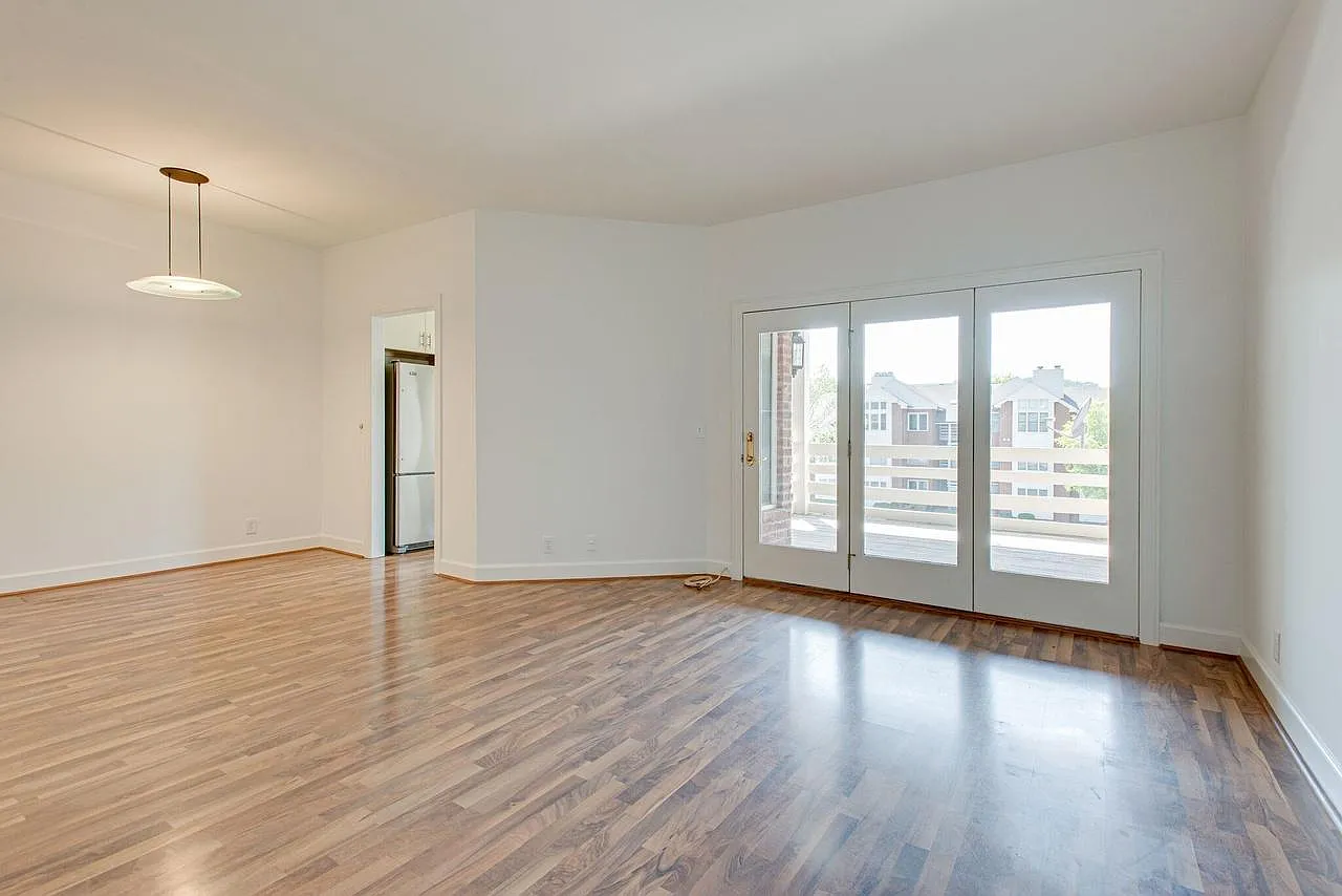 243 Boxmere Pl — Photo 3