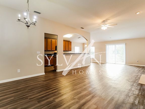 4th image of 6893 Southern Oaks Dr W
