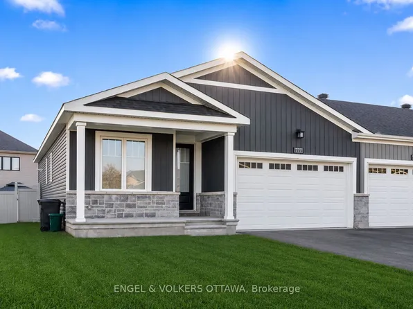 777 Coast Cir, Ottawa, ON K4M 0N5