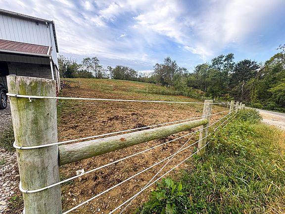 62nd image of 1975 Boggs Rd
