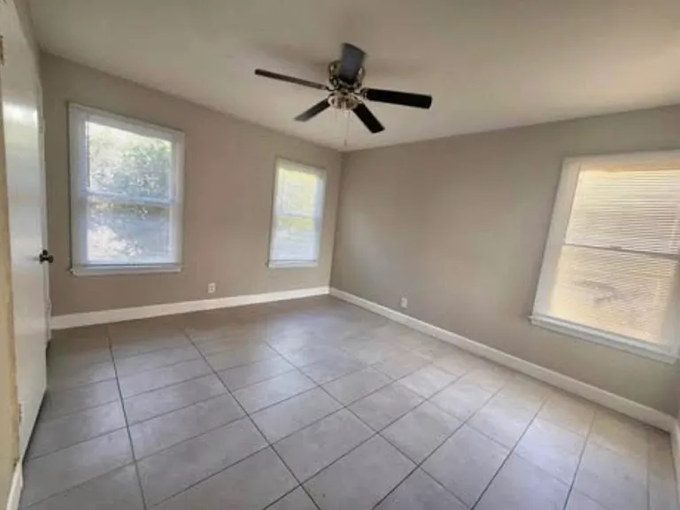 1511 E Guadalupe St — Photo 5