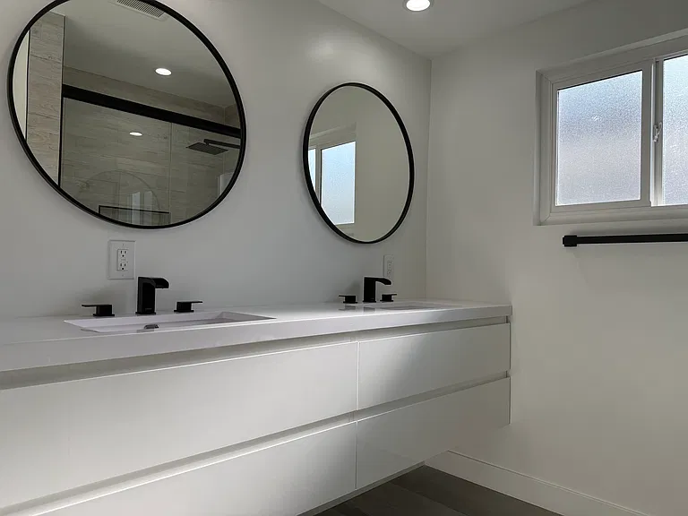 6053 Wilkinson Ave — Photo 12