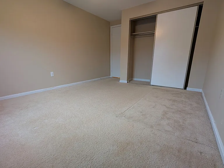 42 Battersea Bridge Ct — Photo 38