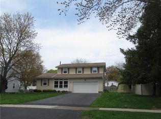 17 Picturesque Dr, Rochester, NY 14616