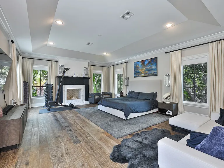 629 Riviera Dr — Photo 25