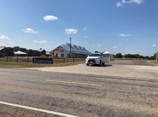 108 Compound Ln, Round Top, TX 78954