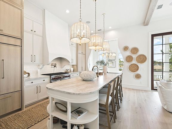 3rd image of 34 Climbing Rose