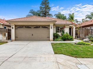 5613 W Vartikian Ave, Fresno, CA 93722