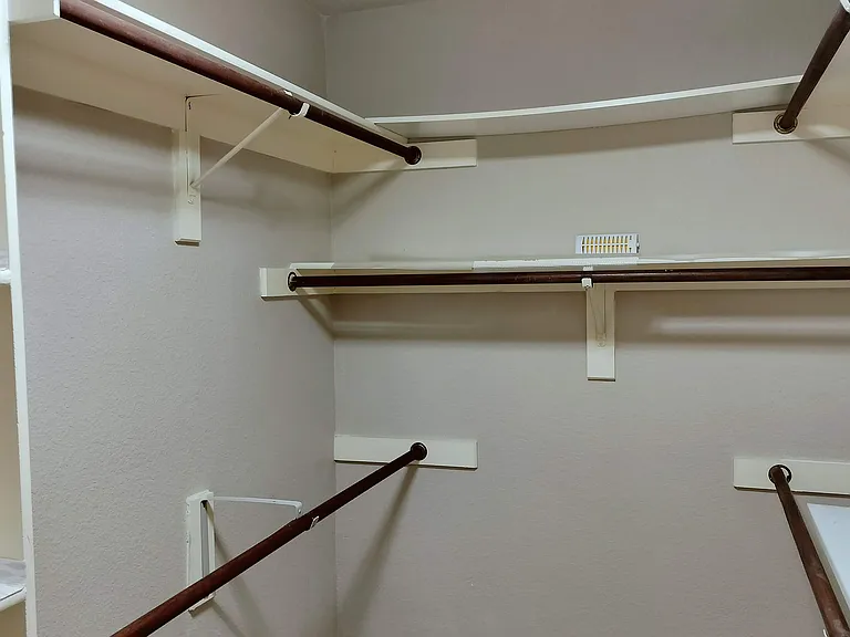 8001 Case Dr — Photo 25