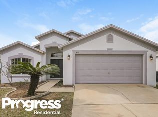 411 Sand Ridge Dr, Valrico, FL 33594