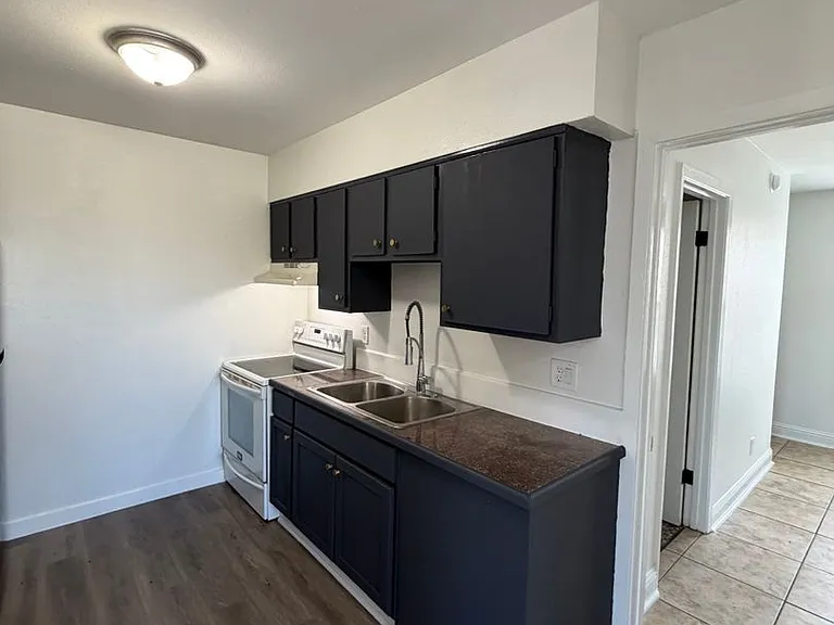 820 Martin Behrman Ave — Photo 3