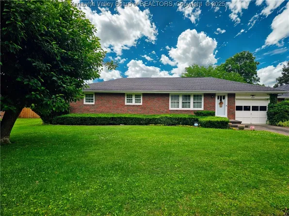 2935 Meadowbrook Dr, Point Pleasant, WV 25550