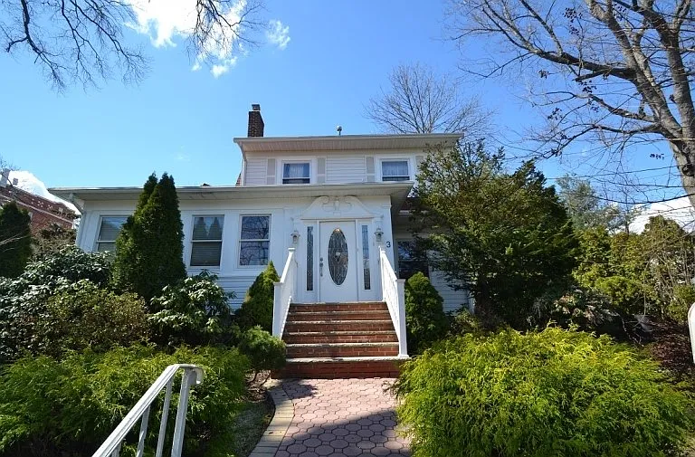3 Hillside Ave — Photo 1