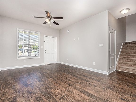 4th image of 160 Sunnyview Ln