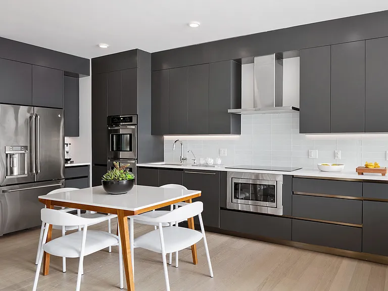 1BR B Kitchen