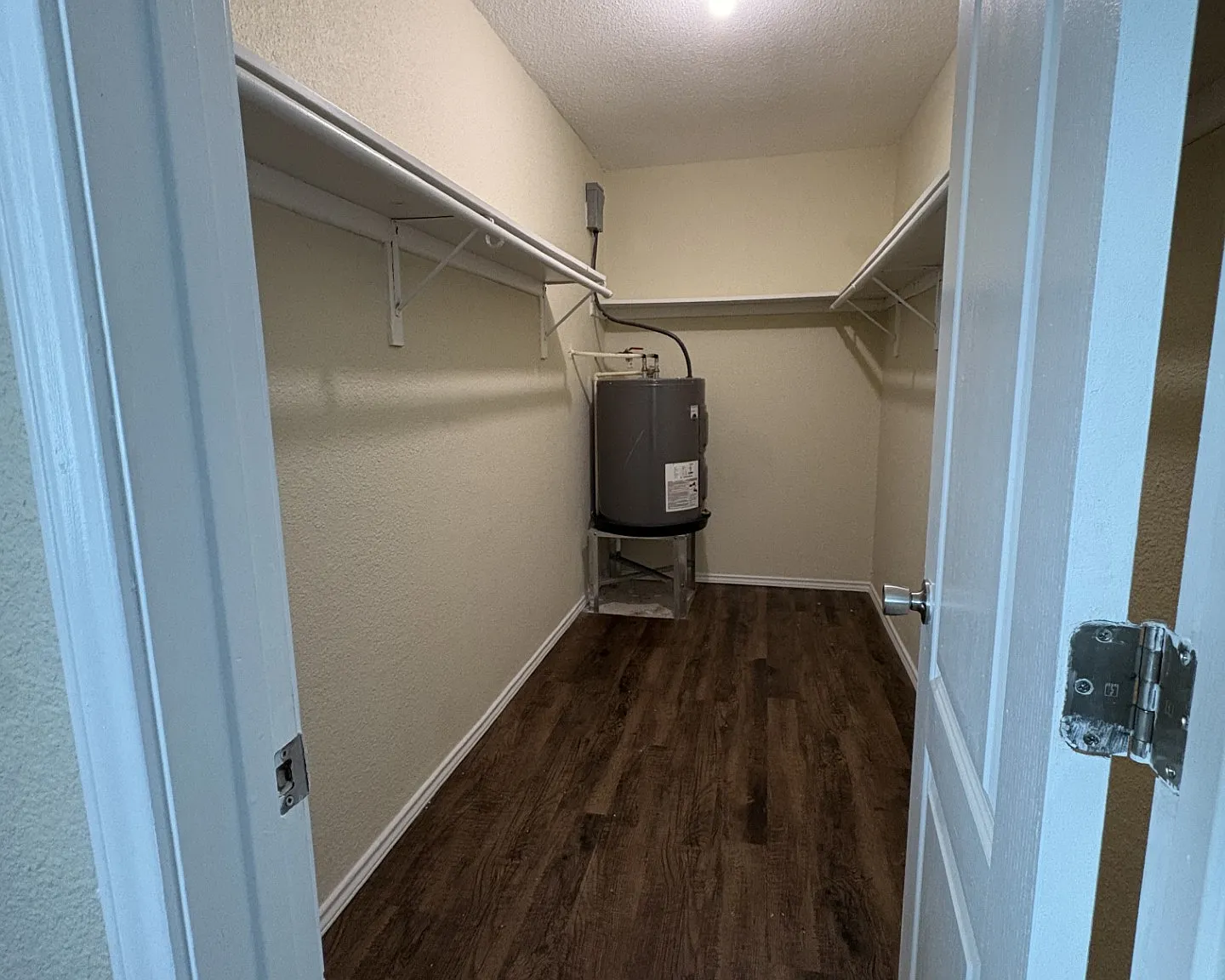 Sunshine Village Apartments — Photo 4