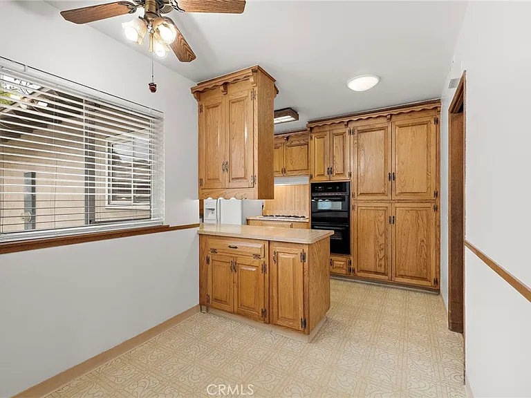 509 California Dr — Photo 9