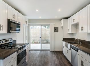 Plaza Townhomes, Costa Mesa, CA 92626