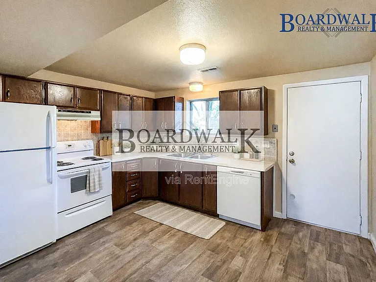 661 N 980 W — Photo 8