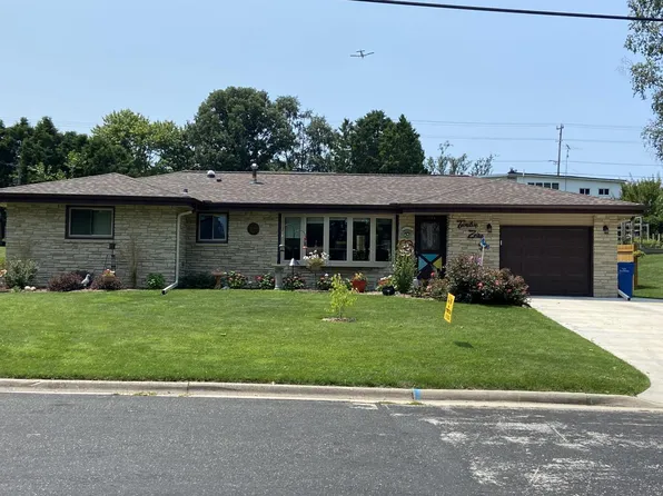 1206 Allermann DRIVE, Watertown, WI 53094