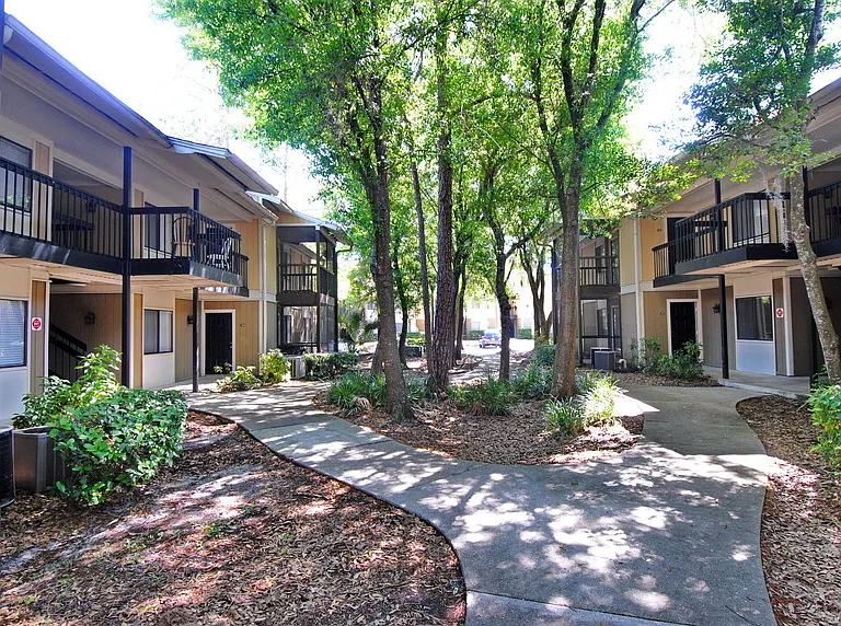 Stone Creek Apartments — Photo 12