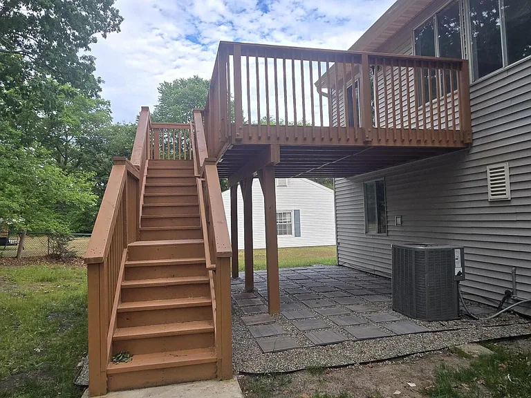151 Shenandoah Blvd — Photo 8