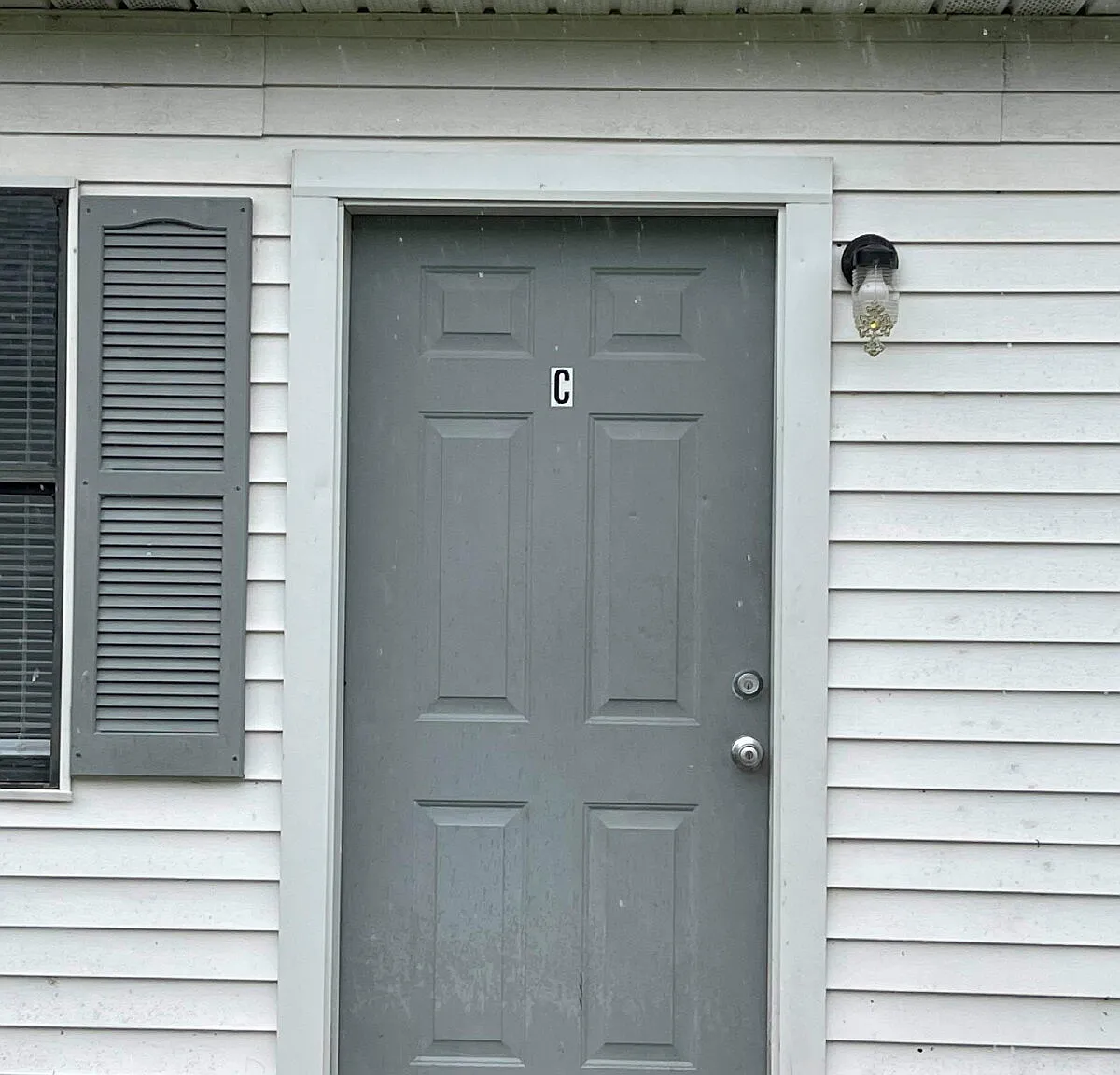 2 bed, 1.0 bath, 710 sqft, $695 — Photo 2