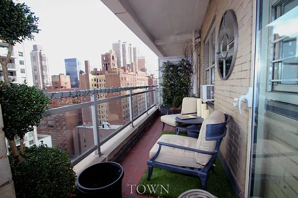 Rented by Town Residential | media 5