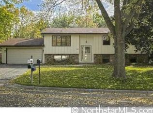 2312 Maple Ln E, Maplewood, MN 55109