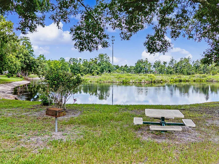 2145 Park Crescent Dr — Photo 16