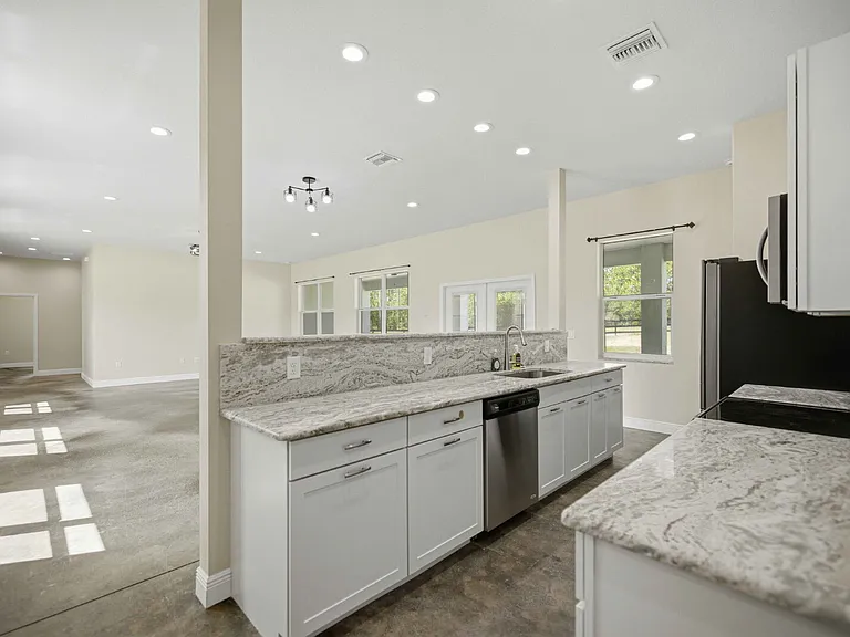 13104 SW 70th Ln — Photo 8