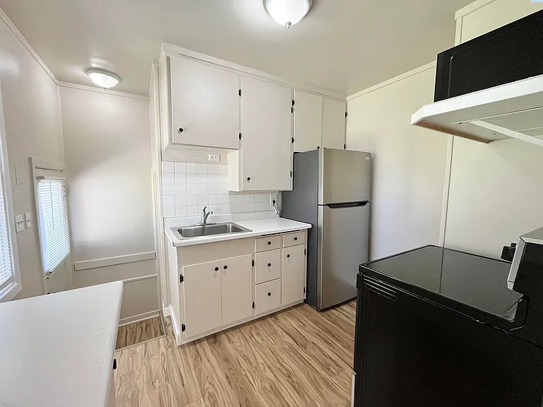222 Casey Ave — Photo 5