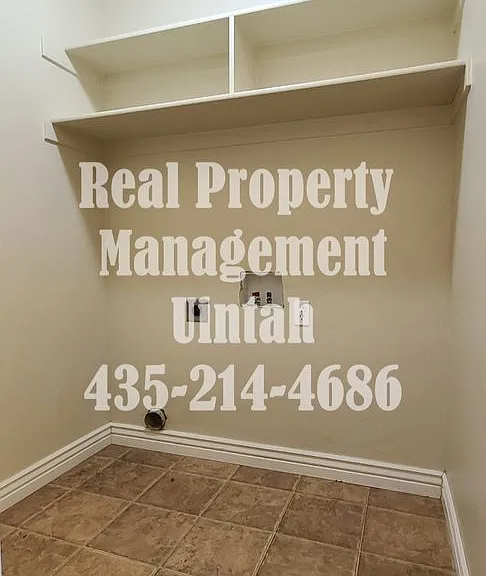 449 E Red Fox Ln — Photo 8