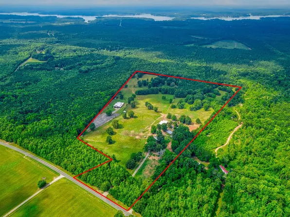 31 Dougherty Dr, Cross Hill, SC 29332