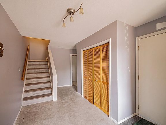 5th image of 7467 Prospect St #9