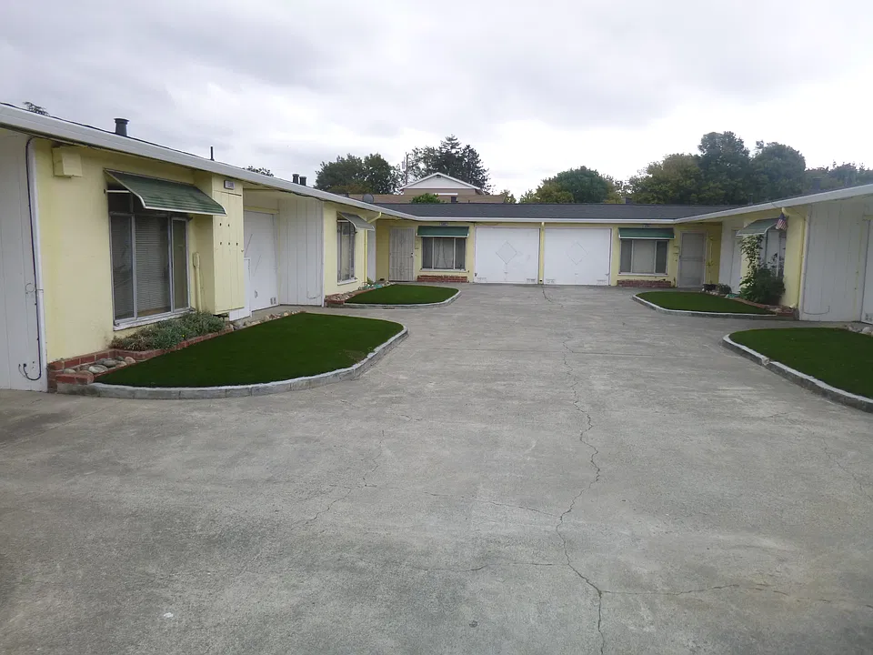 1289 Grove Way #1289