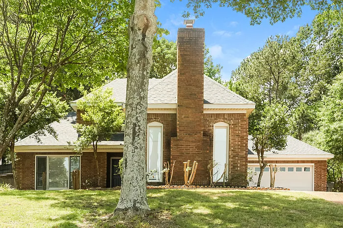 4 bed, 2.5 bath, 2358 sqft, $2,149 — Photo 1