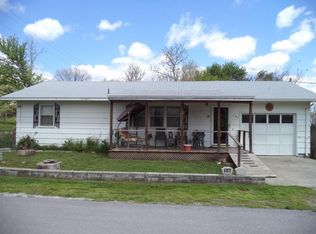 107 E Elm St, Stockton, MO 65785