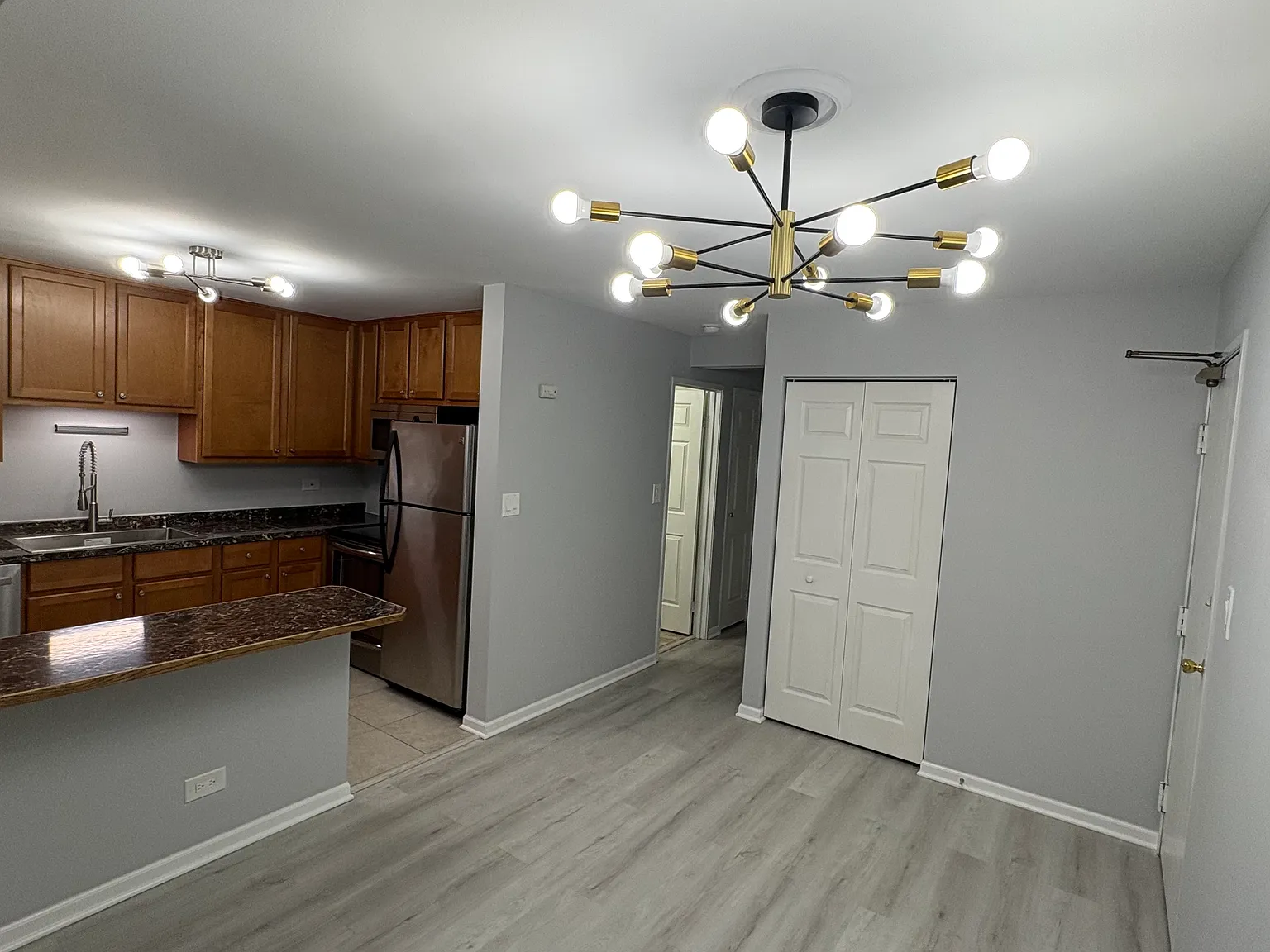 2 bed, 900 sqft, $1,599 — Photo 3