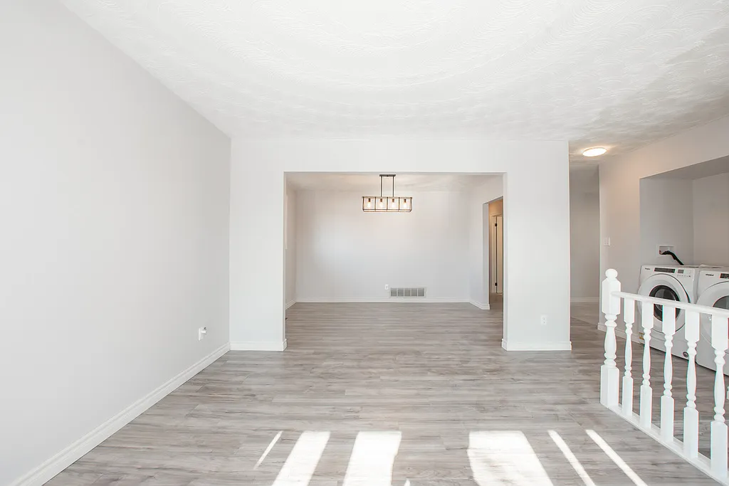 27 Rollins Drive - 1 — Photo 3