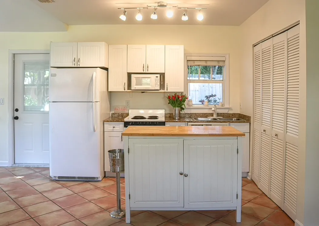 808 1/2 Flamingo Dr — Photo 3