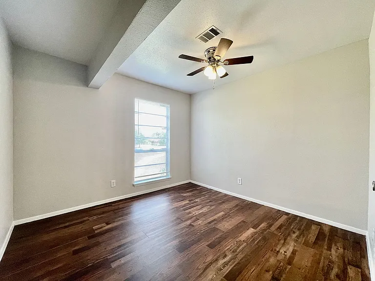 205 S Mitchell St — Photo 9