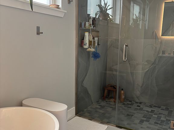 3rd floor walk in shower